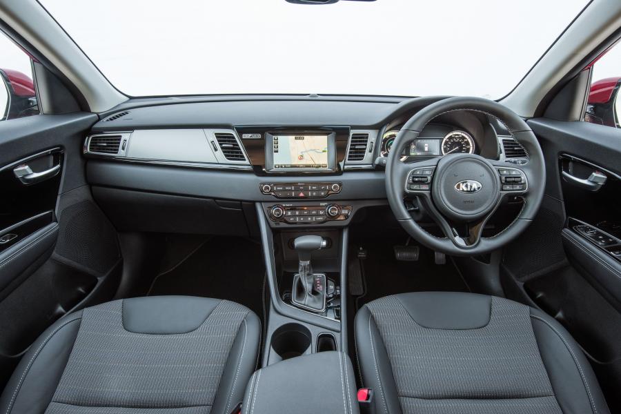 Торпедо Kia Niro 2016 года  (UK) (фото 14 из 31)